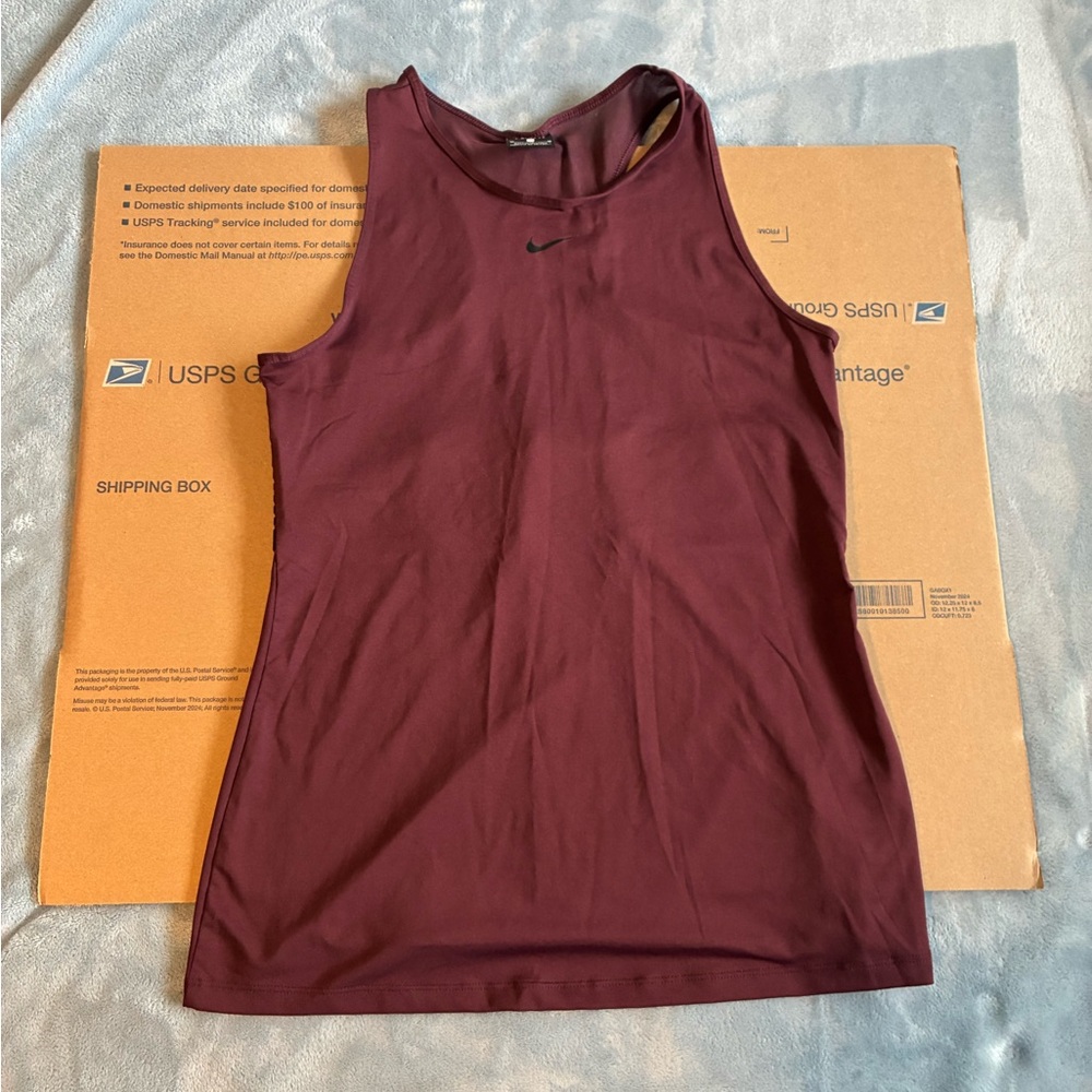 Nike Pro Burgundy Mesh Velvet Workout Tank Top Medium Women’s Dri Fit Active M